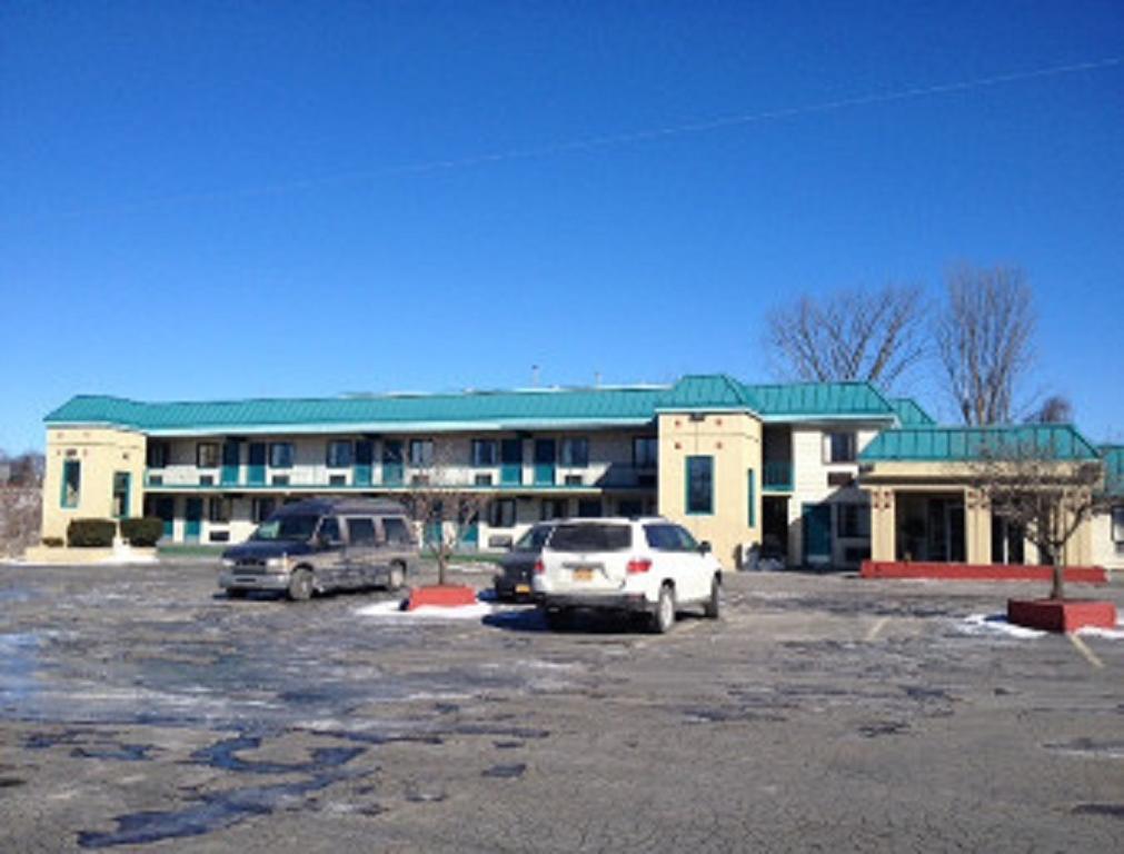 Econo Lodge Utica Exterior photo